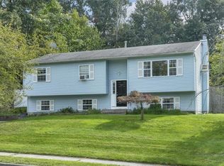 37 Winchester Dr, Monroe, NY 10950