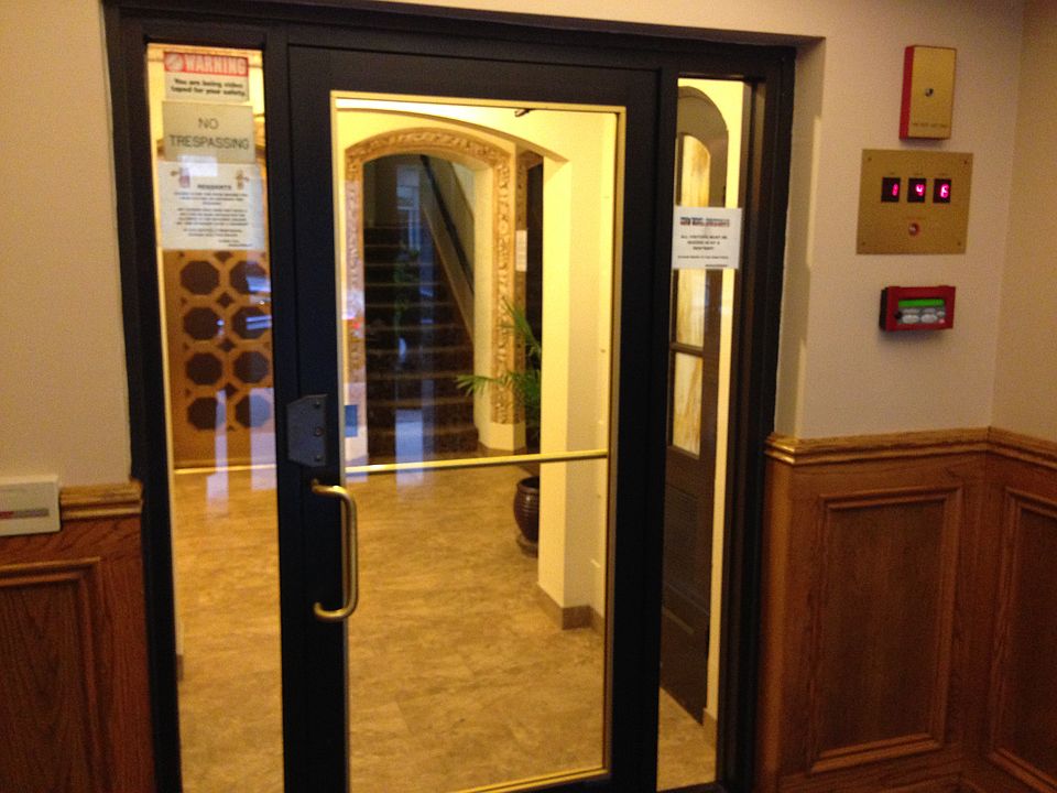 1st image of 1030 N Dearborn St APT 107
