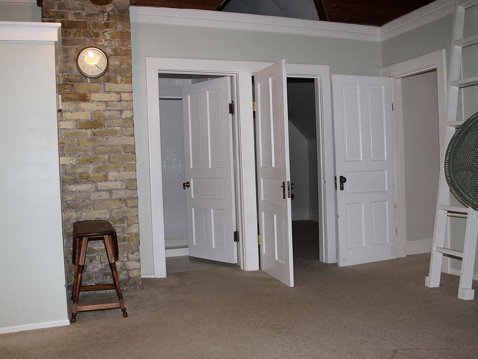 2nd image of 2612 E Hampshire St #2