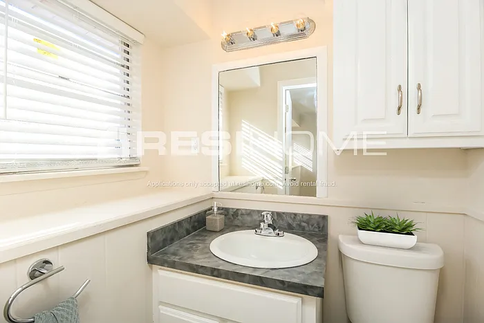 4721 Leslie Dr — Photo 12