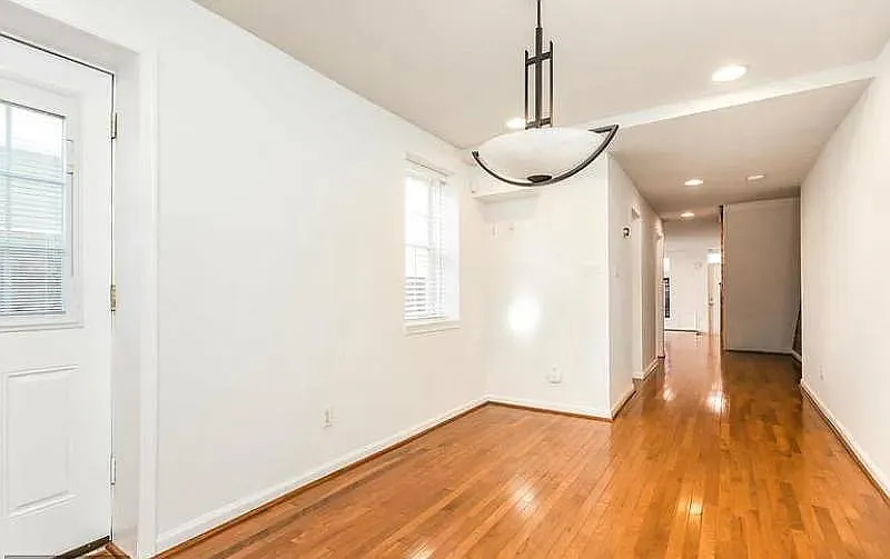 2 bed, 2.5 bath, 1600 sqft, $2,800 — Photo 4