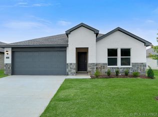 2118 E Toledo St, Broken Arrow, OK 74011