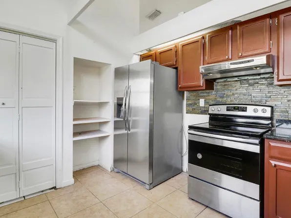 14616 Autumn Ave, Wellington, FL 33414