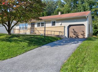 1110 Kenneth Dr, Lancaster, PA 17601