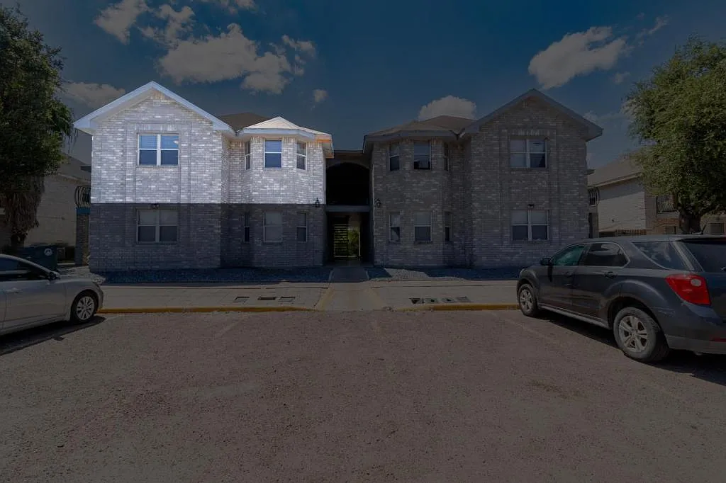 1802 Oasis Dr, unit 207 — Photo 2