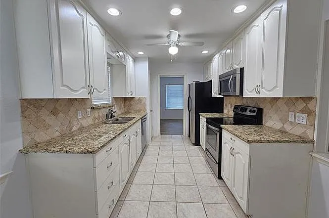 1400 Oakhill Drive — Photo 3