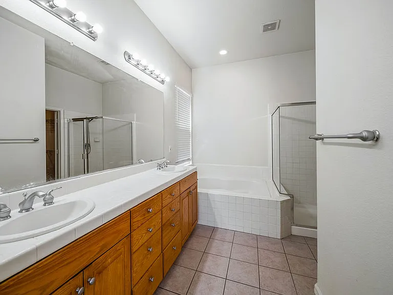 4855 Greencastle Way — Photo 14