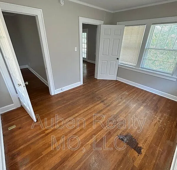 5426 Harrison St #2F — Photo 6