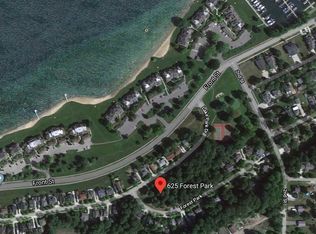625 Forest Park Ln, Boyne City, MI 49712
