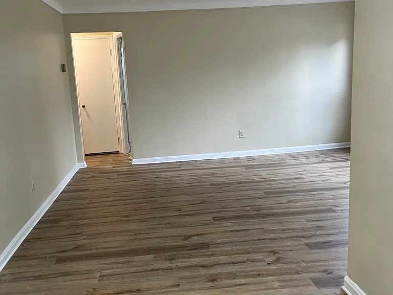1208 Eastwood Ave — Photo 8