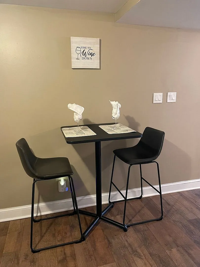 Charming furnished 2br 2nd Floor Apartment in Wilmington — Photo 4