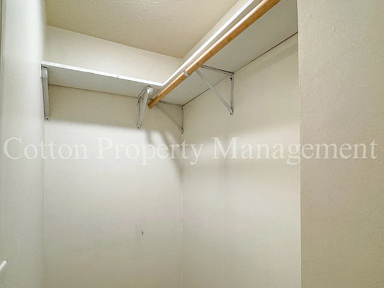 4516 Greentree Rd #9 — Photo 14