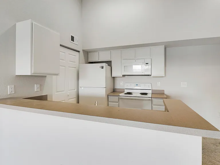 141 SW Palm Dr #306 — Photo 27