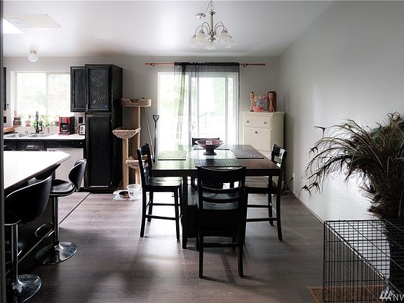 4th image of 9296 Oneida Cir NW