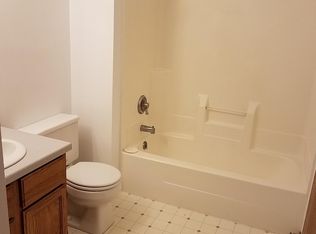 426 4th Ave N APT 6, Onalaska, WI 54650