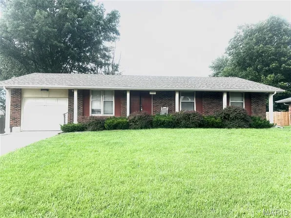 1737 Cherry St, Mexico, MO 65265