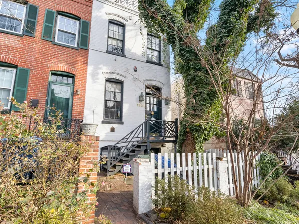 1209 35th St NW, Washington, DC 20007