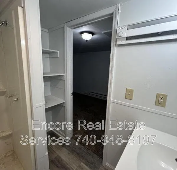 185 Monroe St — Photo 9