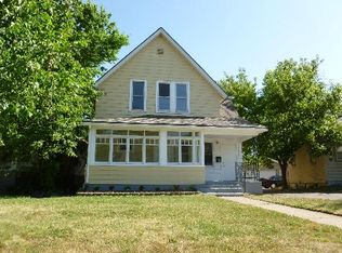 443 Villa St, Elgin, IL 60120