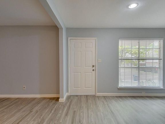 3rd image of 1515 La Fonda Dr