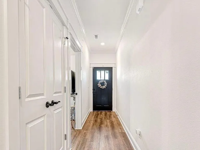 1610 S 17th Pl — Photo 3