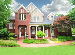 3904 W Nancy Creek Ct, Atlanta, GA 30319