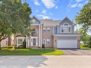 1456 Della Dr, Hoffman Estates, IL 60169