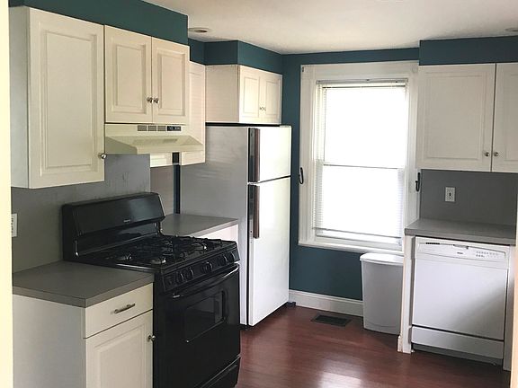 Kitchen w/dishwasher