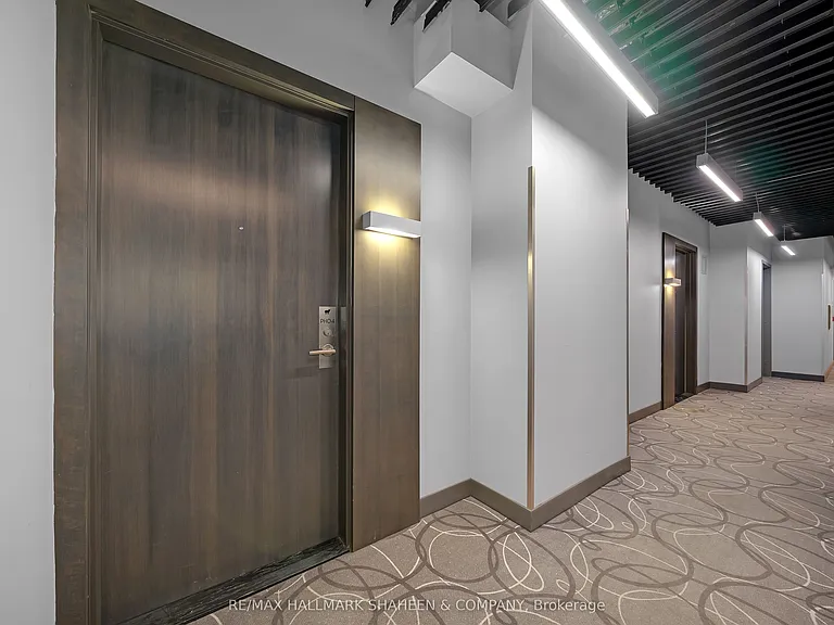 11 Charlotte St #Penthouse 04 — Photo 3