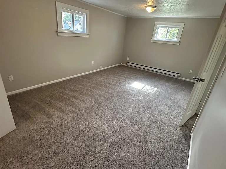 11021 Western Ave — Photo 3