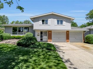 780 Meadowbrook Dr, North Tonawanda, NY 14120
