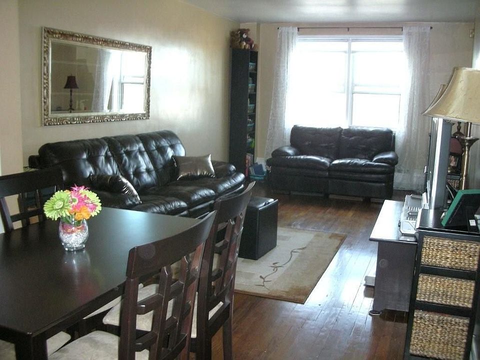 1st image of 370 W Broadway APT 4M
