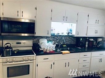 4th image of 9209 9211 32nd Av Ct S