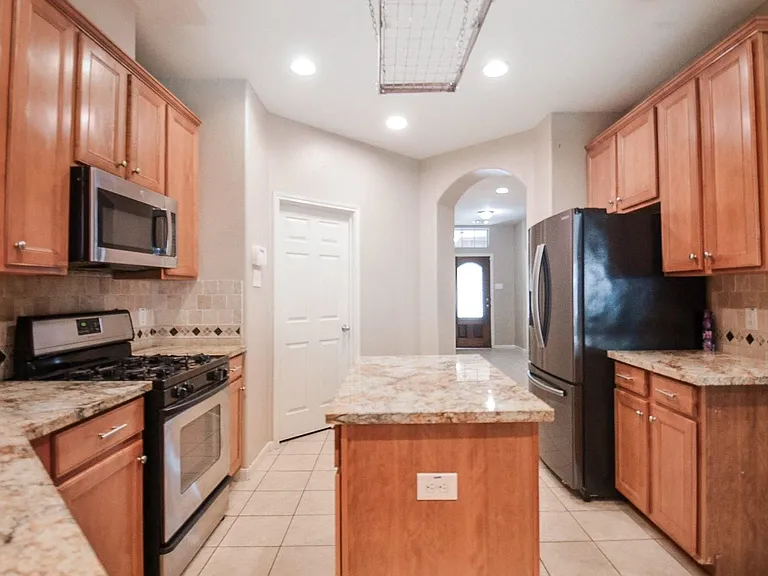 26822 Kingston Glen Ln — Photo 10
