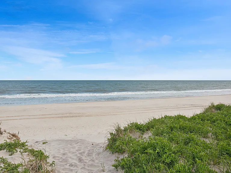298 Dune Rd — Photo 16