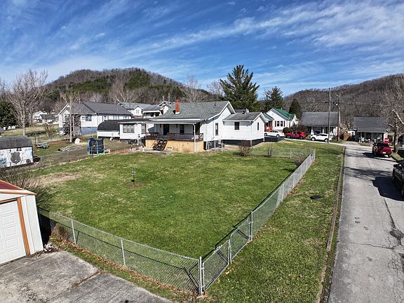 2nd image of 536 Cantrill St