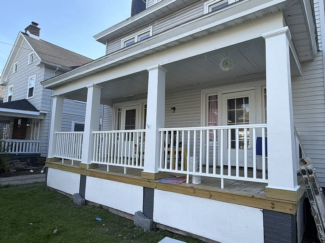 5 bed, 2584 sqft, $2,745 — Photo 2