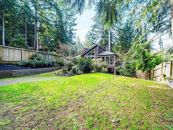 3rd image of 576 Cowan Rd