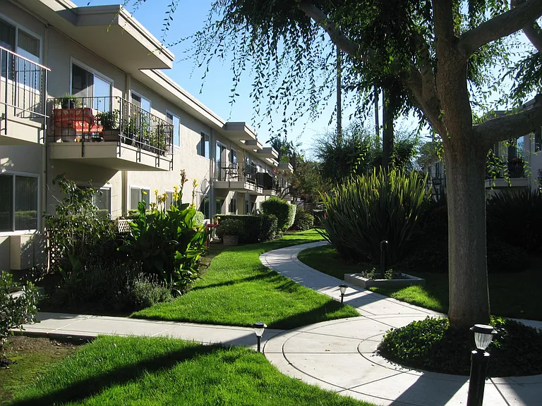 Pamela Drive Apartments — Photo 3