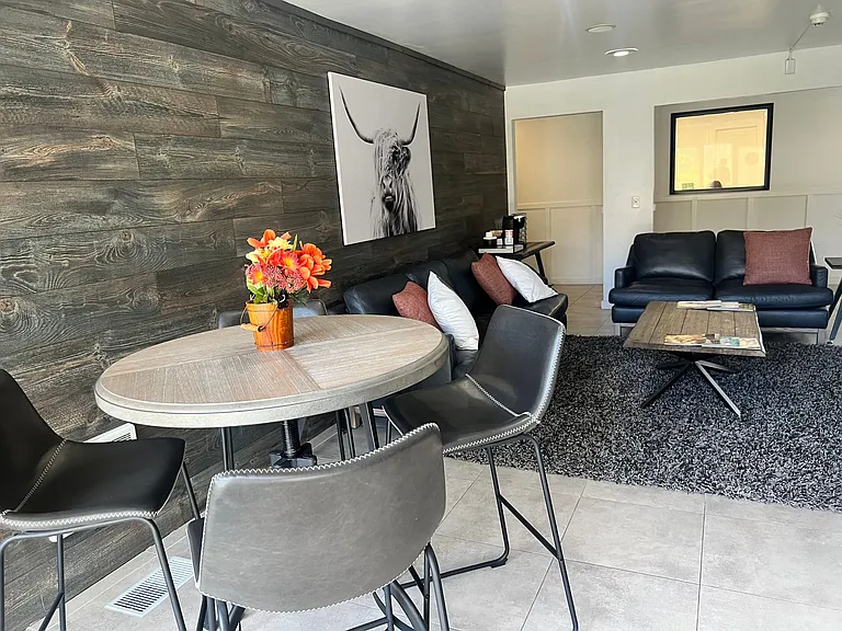 1140 S Colorado Ave — Photo 3