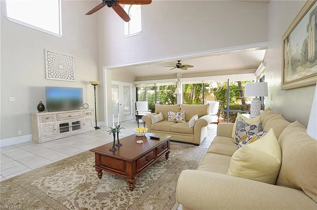 3 bed, 2.0 bath, 1981 sqft, $18,500 — Photo 2