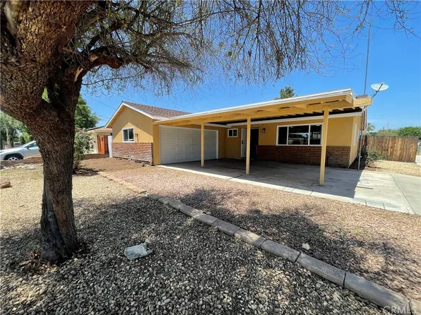 592 E Johnston Ave, Hemet, CA 92543