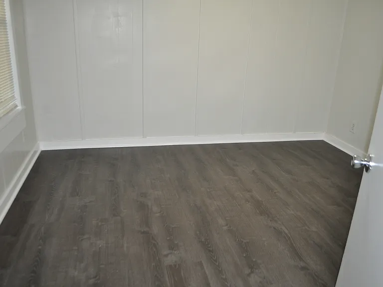 205 E Travis St — Photo 11