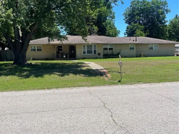8116 NW 33rd St, Bethany, OK 73008