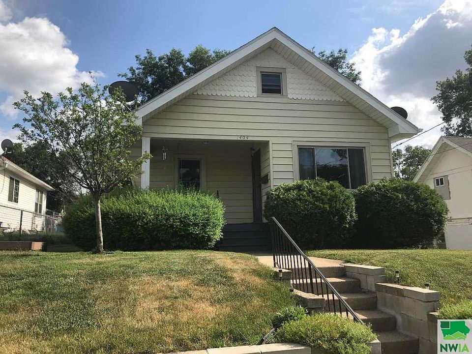 1st image of 1404 24th St