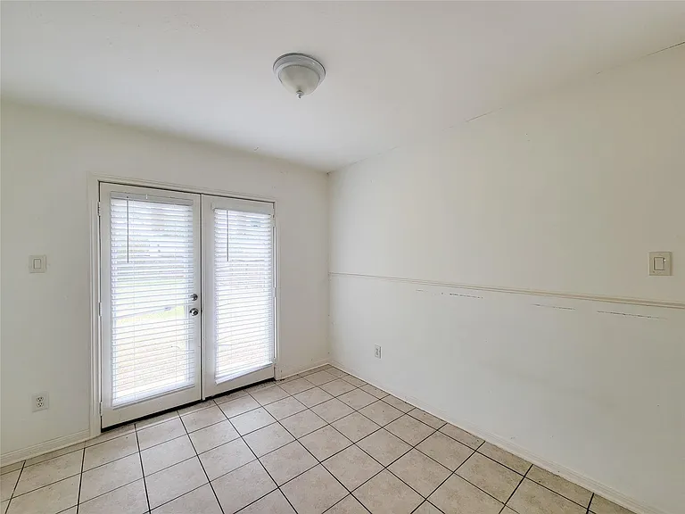 16006 Hiram Clarke Rd — Photo 10