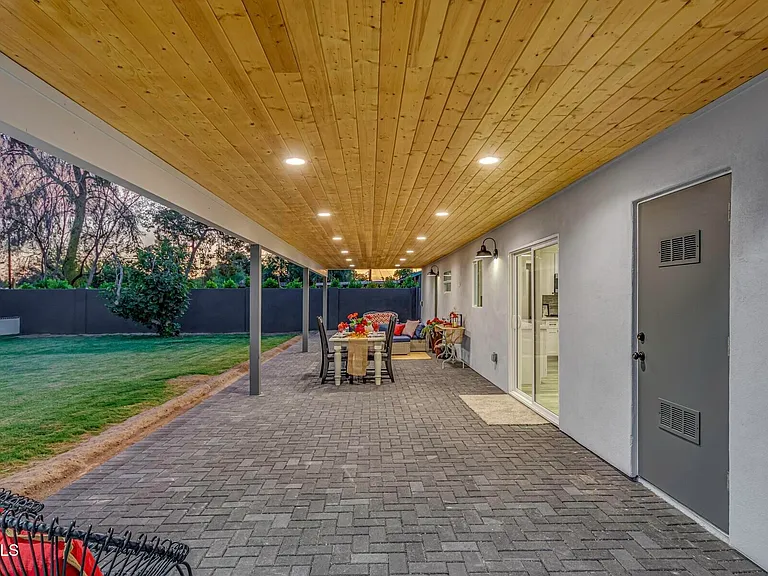 1417 E Whitton Ave — Photo 9