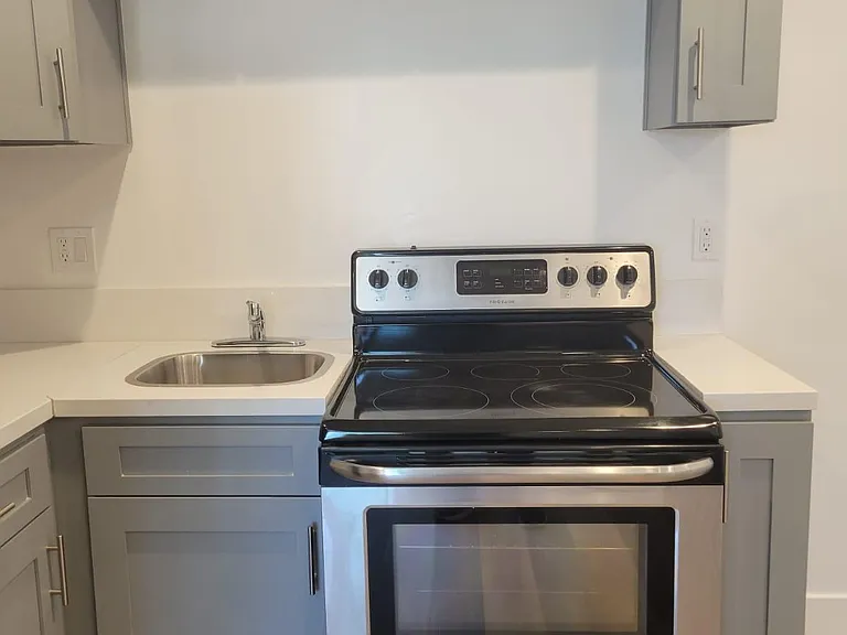 181 W 41st Pl #1 — Photo 10