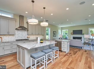 7019 Ridge Dr, Alexandria, VA 22306