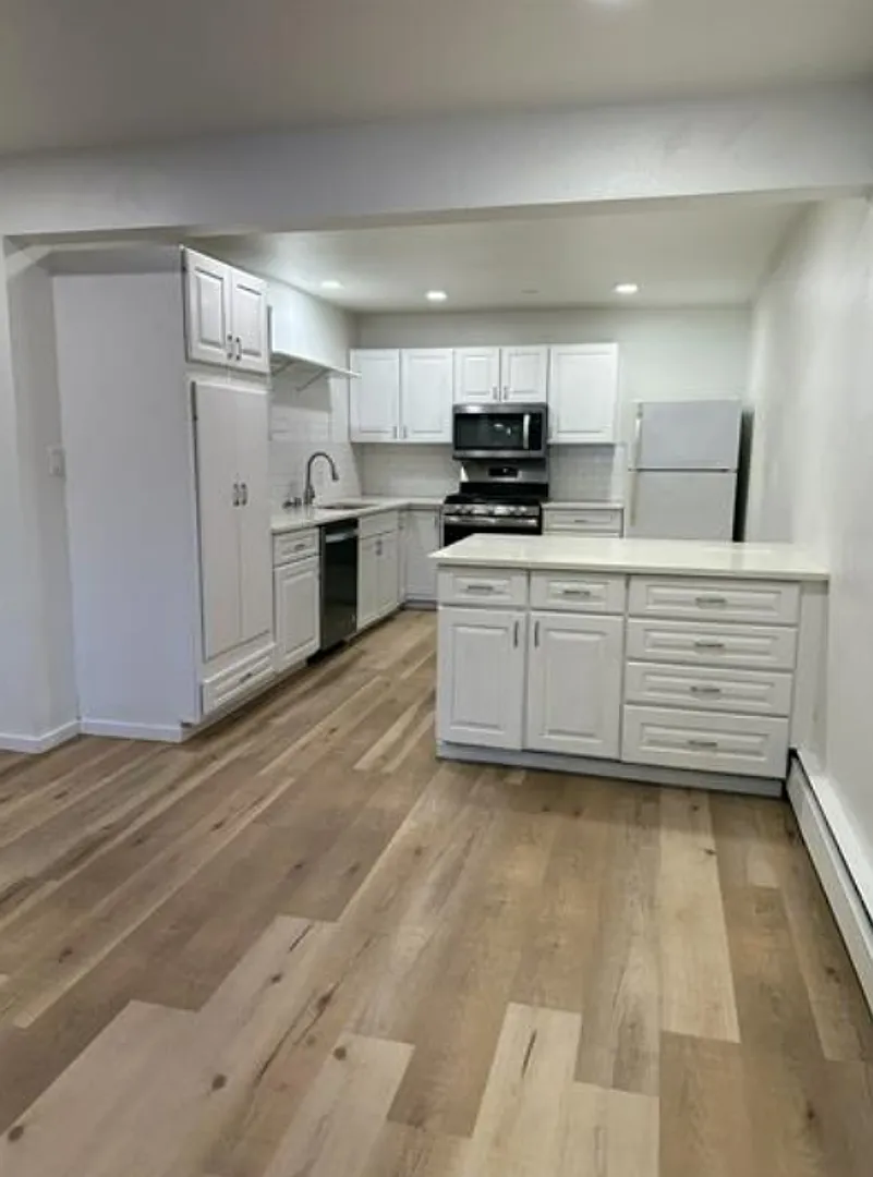 2116 Fairbanks St — Photo 1